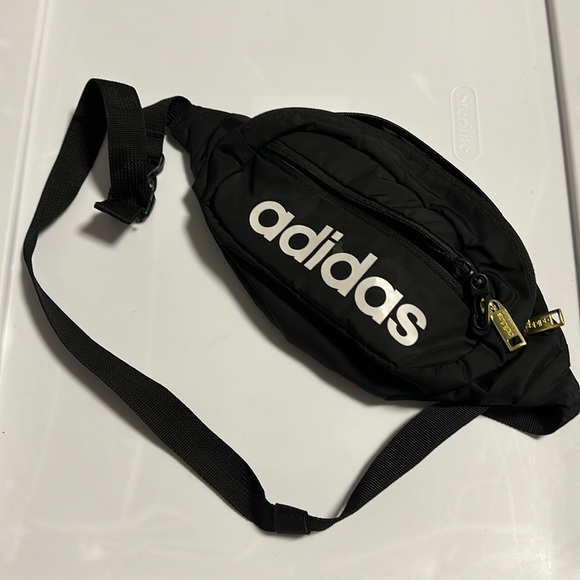 adidas 🤍🖤 Belt bag / fanny pack - Picture 1 of 10